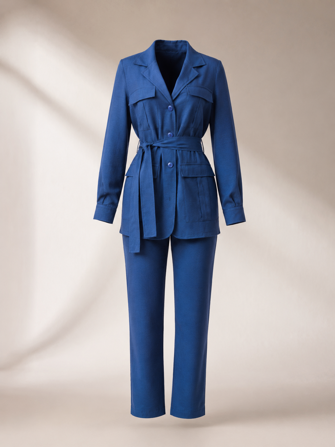 Conjunto de Alfaiataria Azul com Parca Estruturada